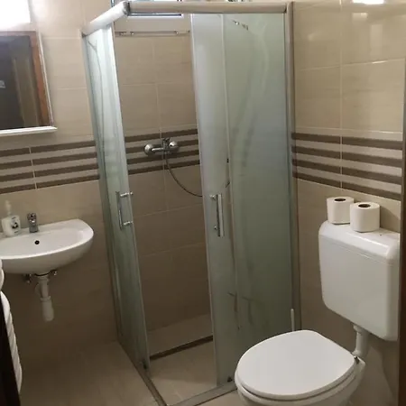 Guest house Vasmacska Panzio Komarom